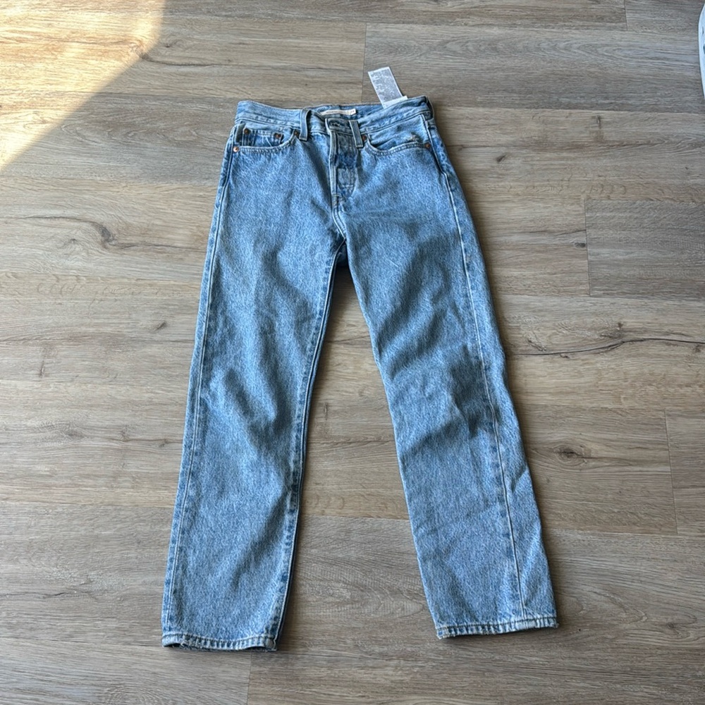Levi”s/jeans/ size 24